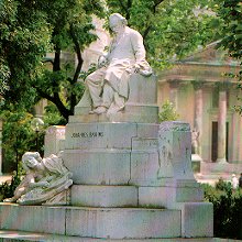 The Brahms monument at the Karlsplatz